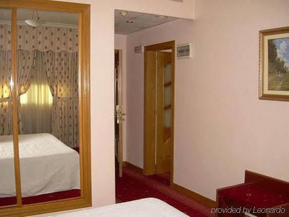 Hotel Princess Ourense Zimmer foto